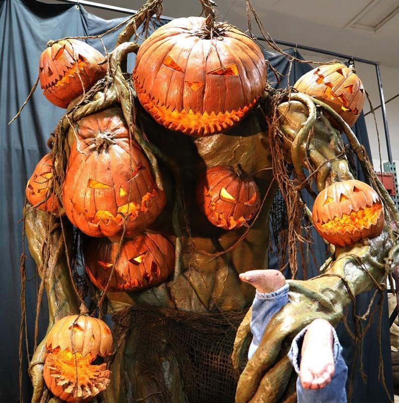 🎃2025 Halloween Giant Pumpkin Monster and Child